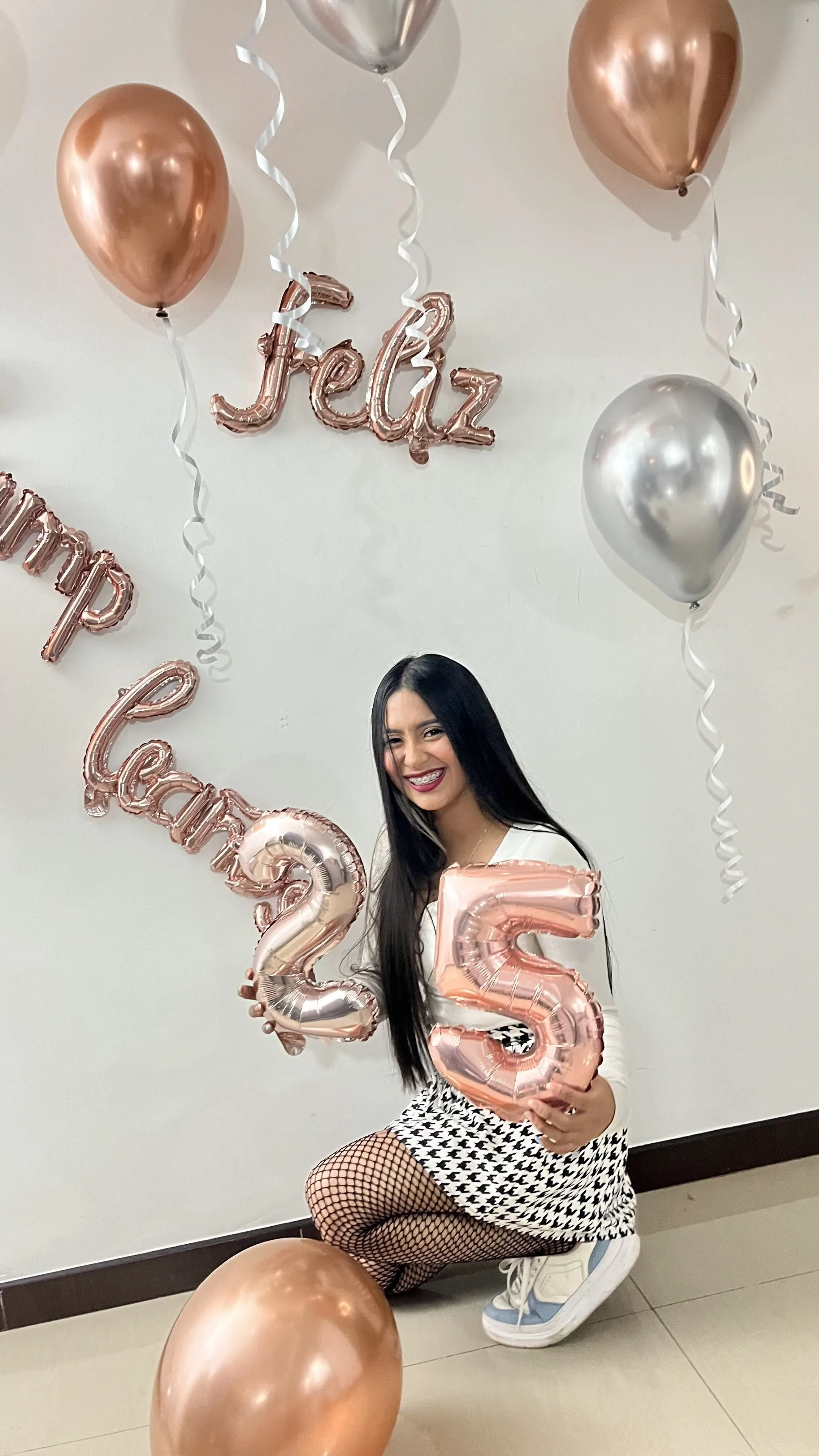 Live sex webcam photo for AmyLewiis #8111135