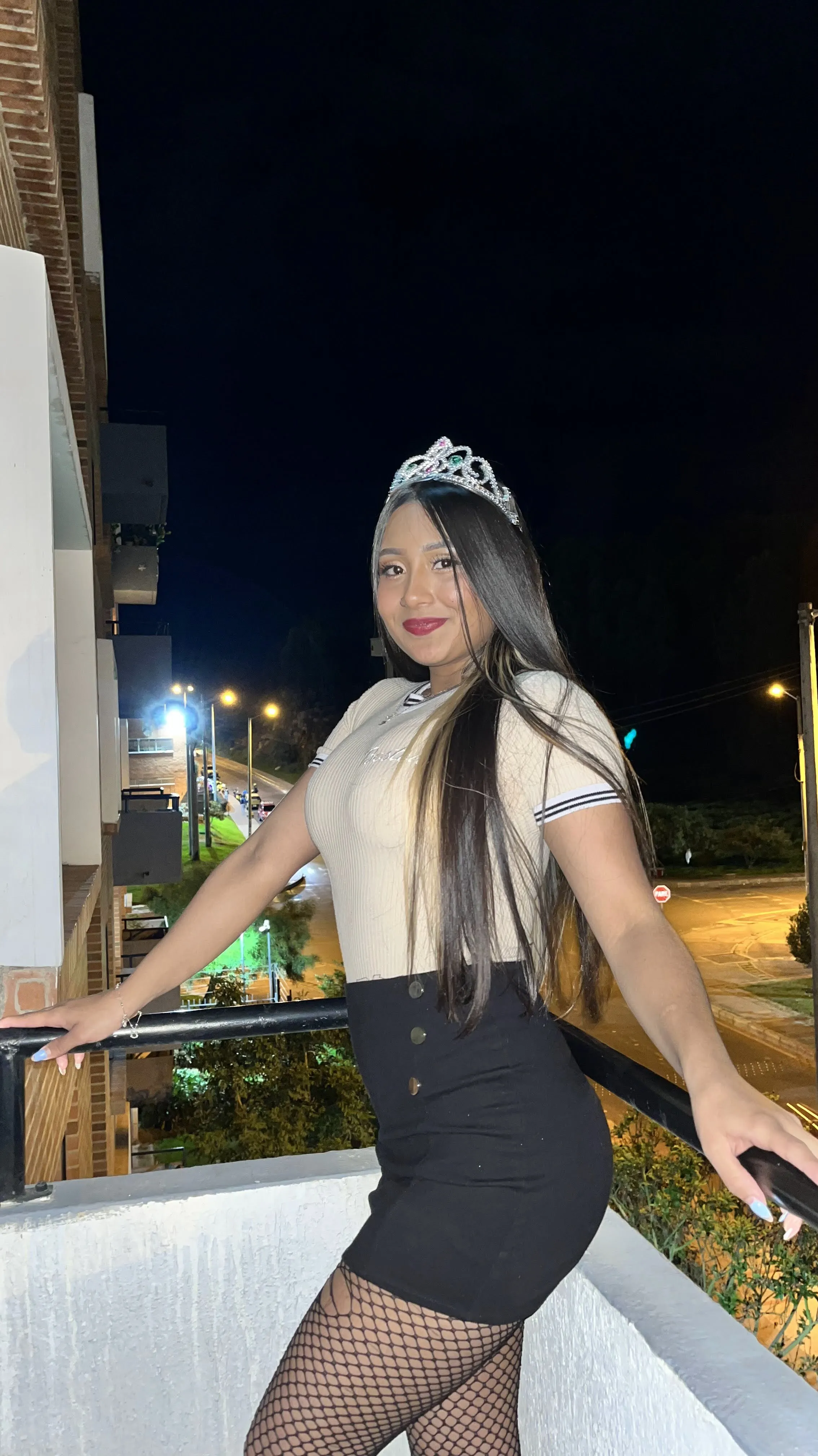 Live sex webcam photo for AmyLewiis #8111133