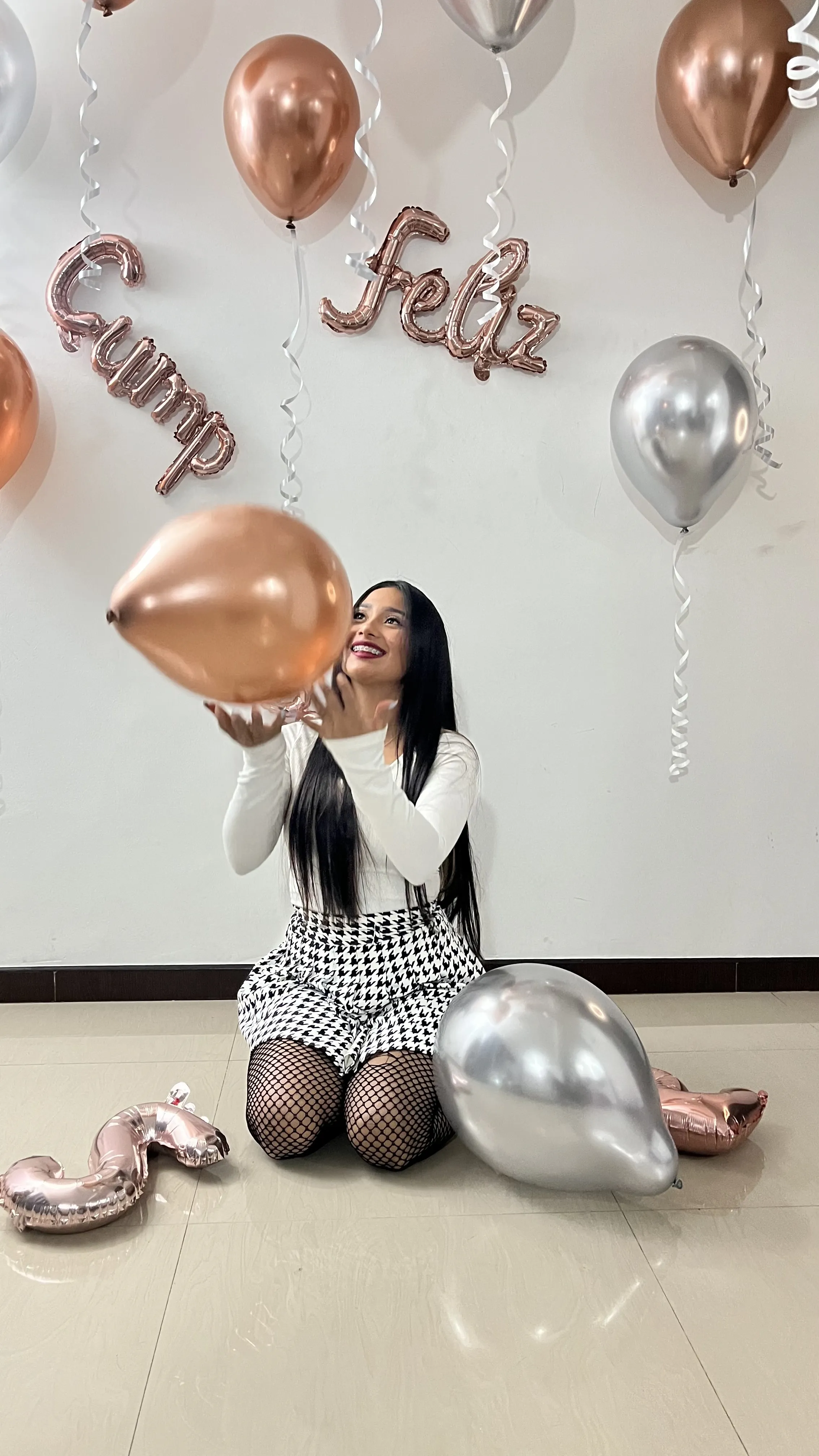 Live sex webcam photo for AmyLewiis #8111131