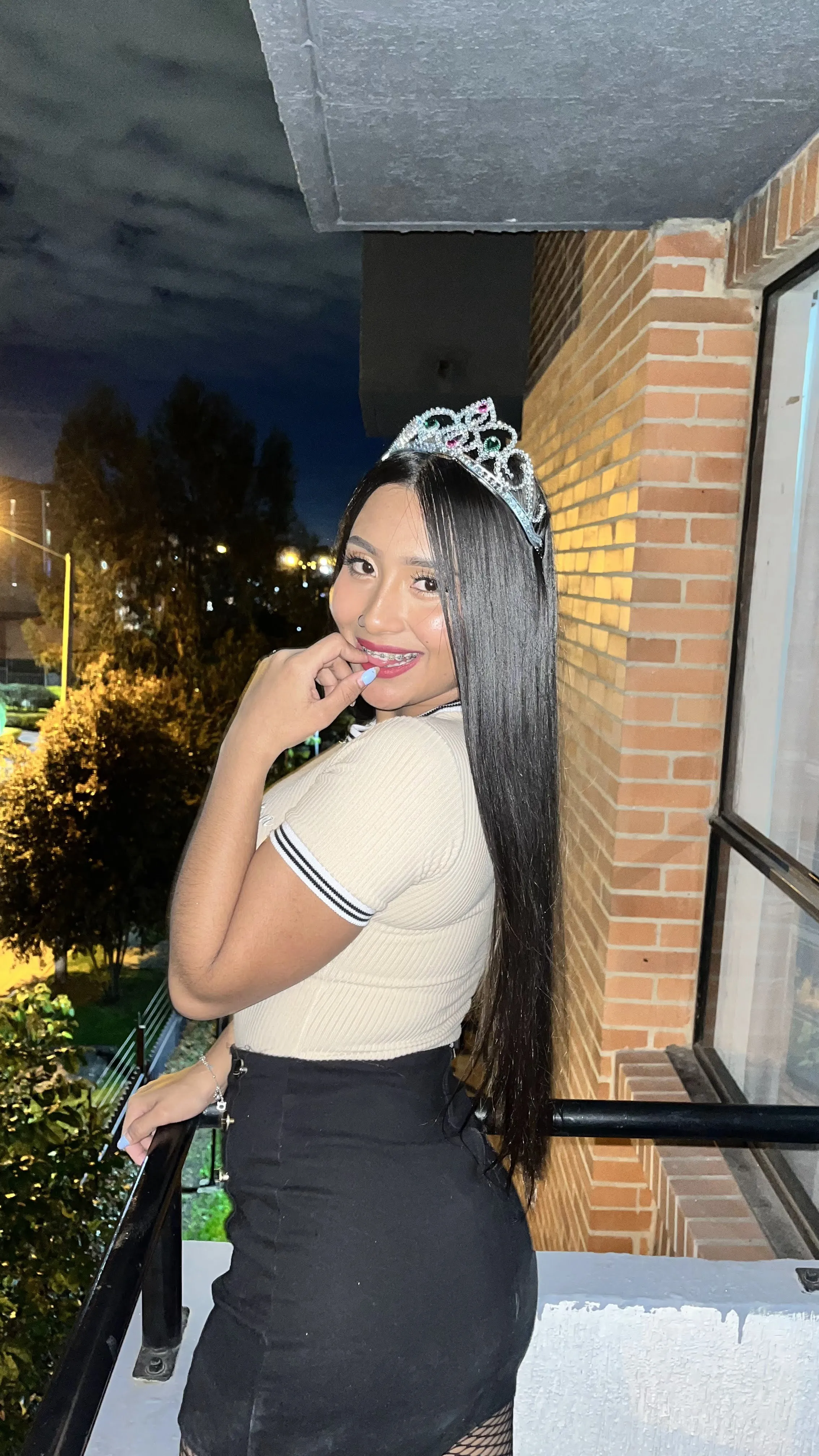 Live sex webcam photo for AmyLewiis #8111128