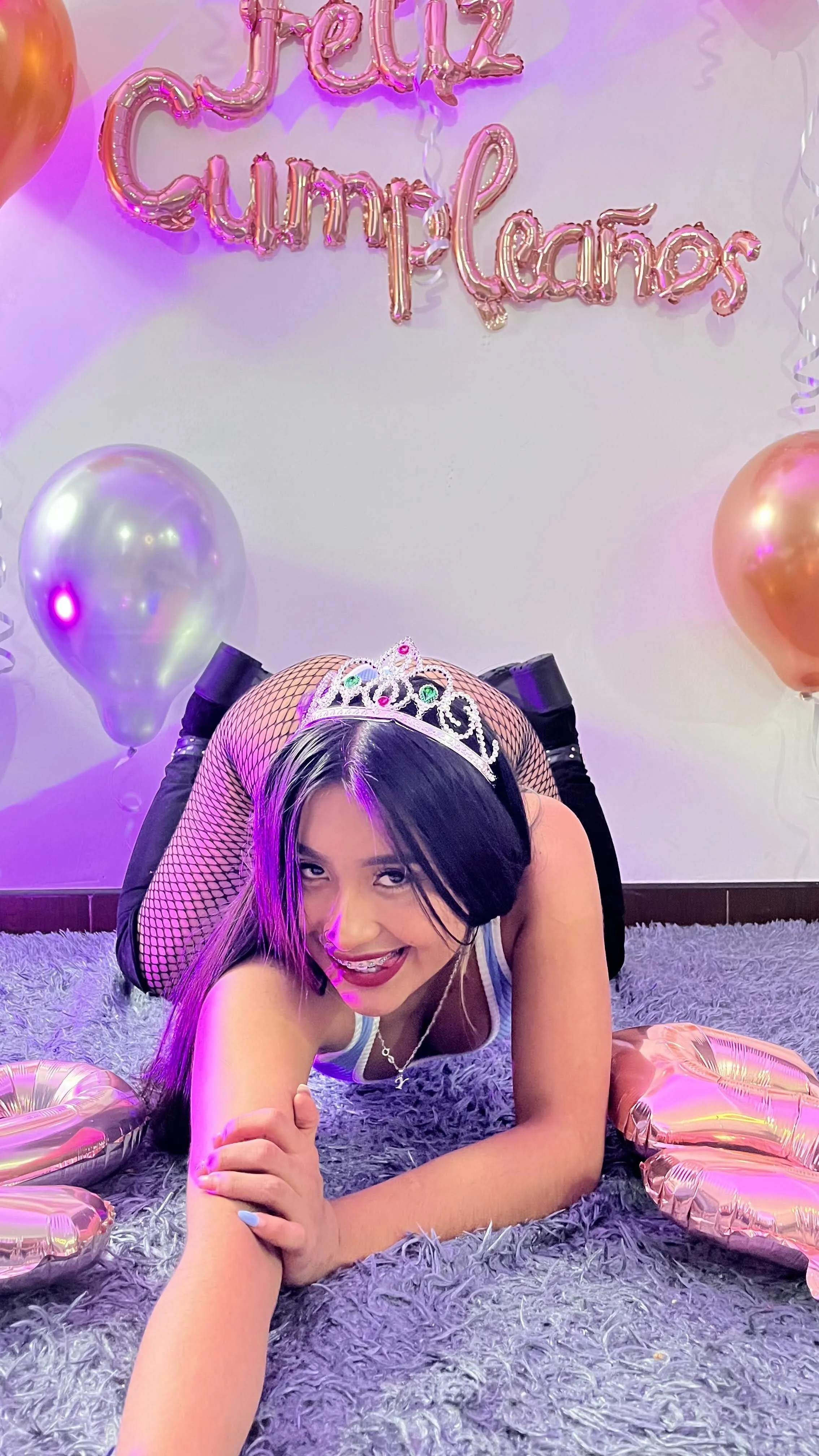 Live sex webcam photo for AmyLewiis #8111143