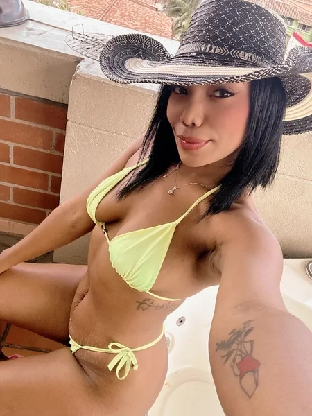 Live sex webcam photo for LeynaDuvall #5739795