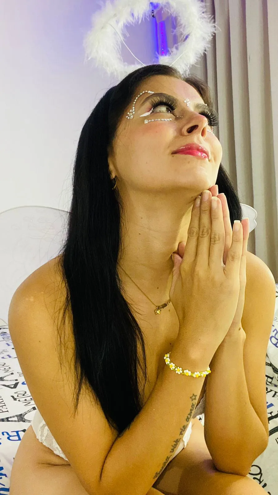 Live sex webcam photo for LarisaBrice #7246292