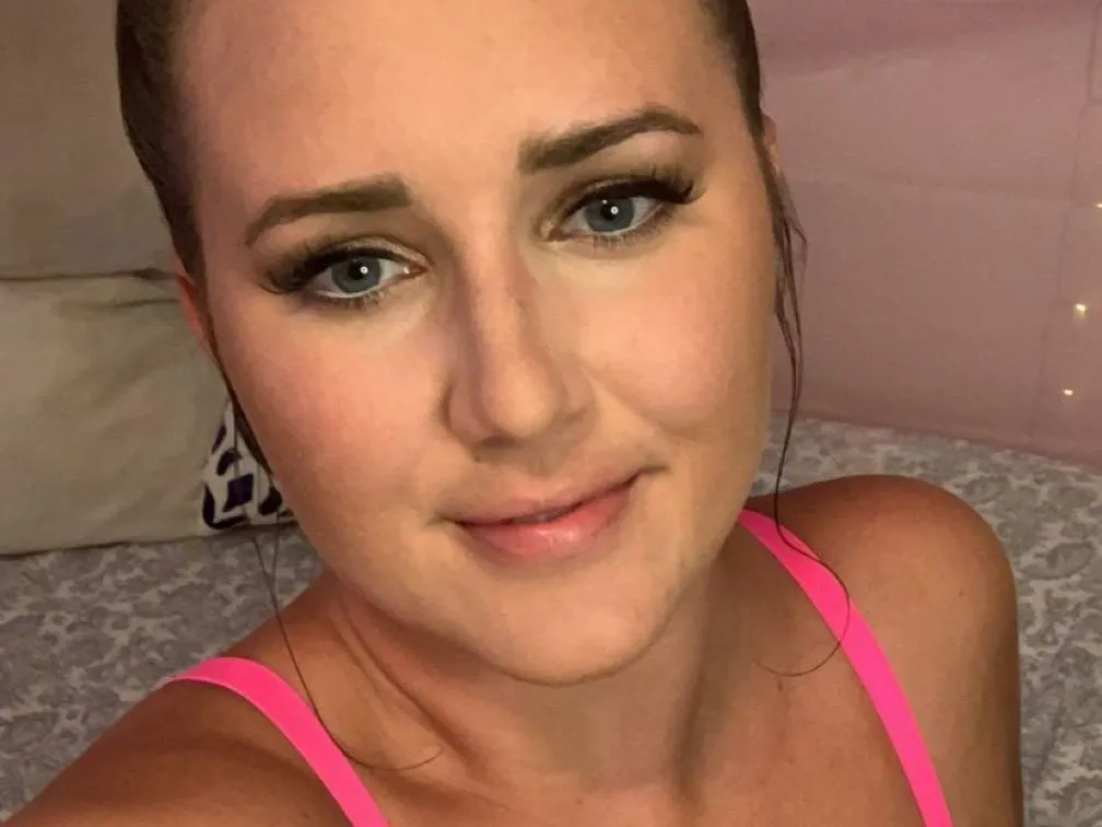 Live sex webcam photo for LadyMay26 #5655900