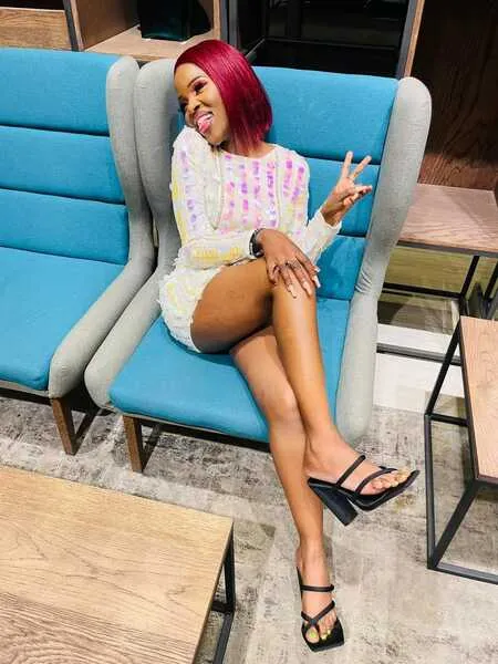 Live sex webcam photo for petite31 #5735031