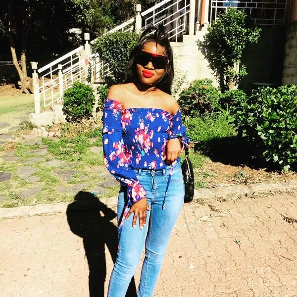 Live sex webcam photo for petite31 #5735030