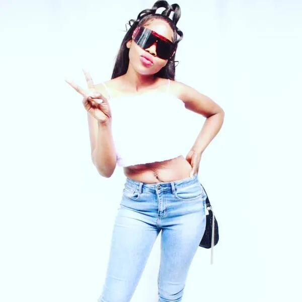 Live sex webcam photo for petite31 #5735032