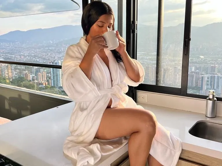 Live sex webcam photo for EmaMiller808 #5604828