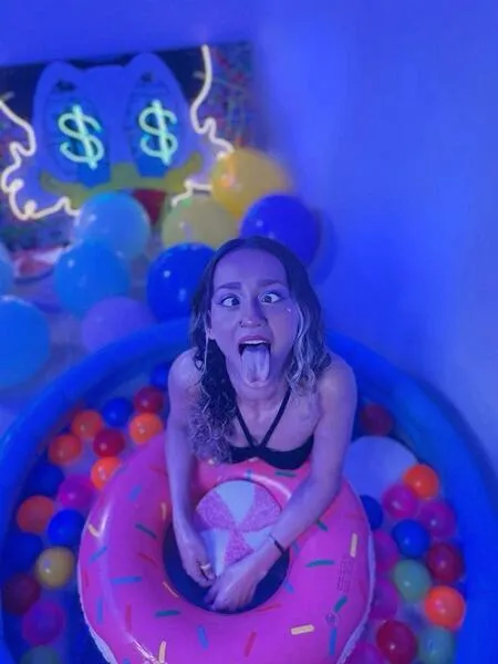 Live sex webcam photo for CynthiaCreamyAss #6018117