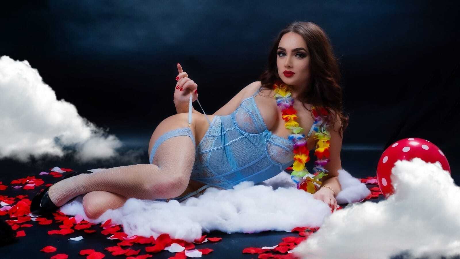 Live sex webcam photo for EllianaReese #7891683