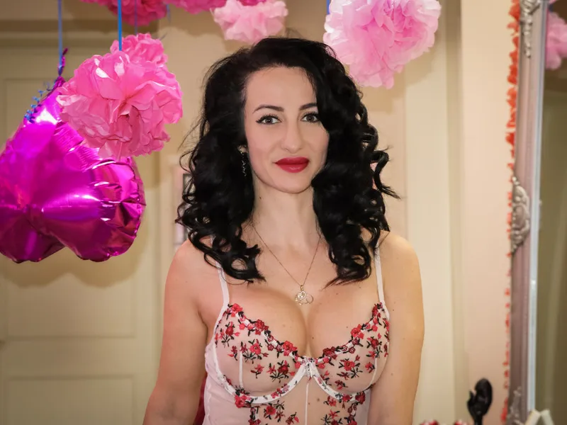 Live sex webcam photo for CarlaReys #8426005