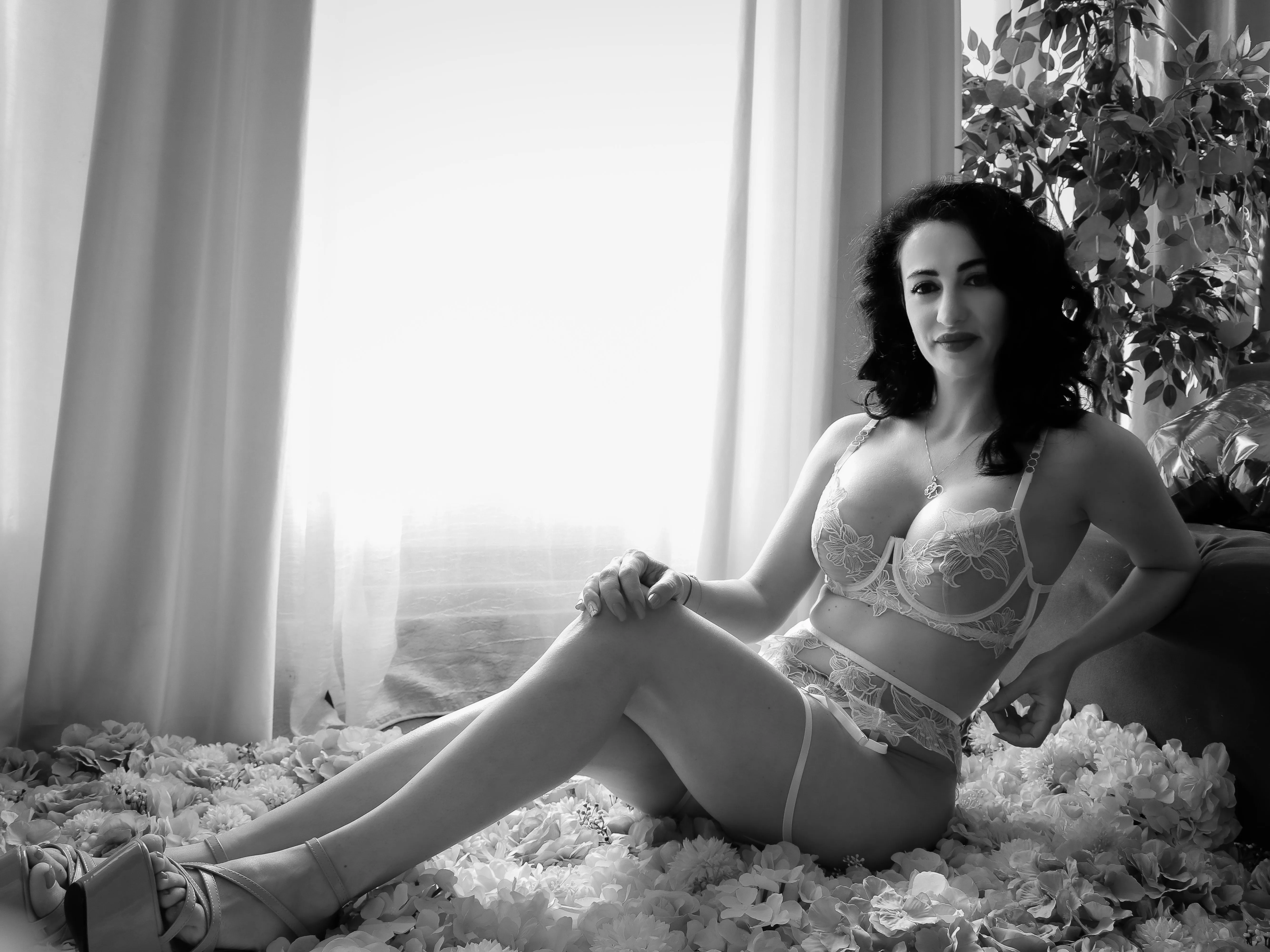 Live sex webcam photo for CarlaReys #8426081