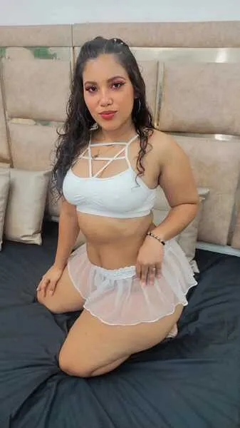 Live sex webcam photo for RUBIAMBAR19 #6157082