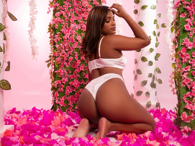 Live sex webcam photo for AriianaAngel #5624377