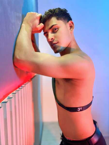 Live sex webcam photo for Thiagoandjhon #6314694