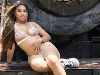 Live sex webcam photo for LindaaCastillo #6005461