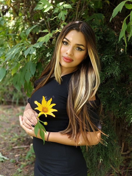 Live sex webcam photo for LindaaCastillo #6013705