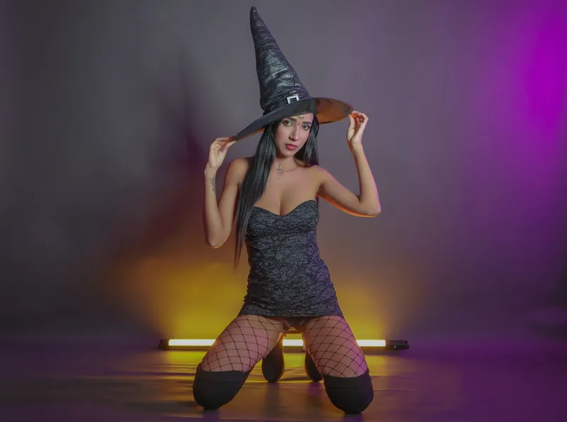 Live sex webcam photo for AlishaDevis #5706654