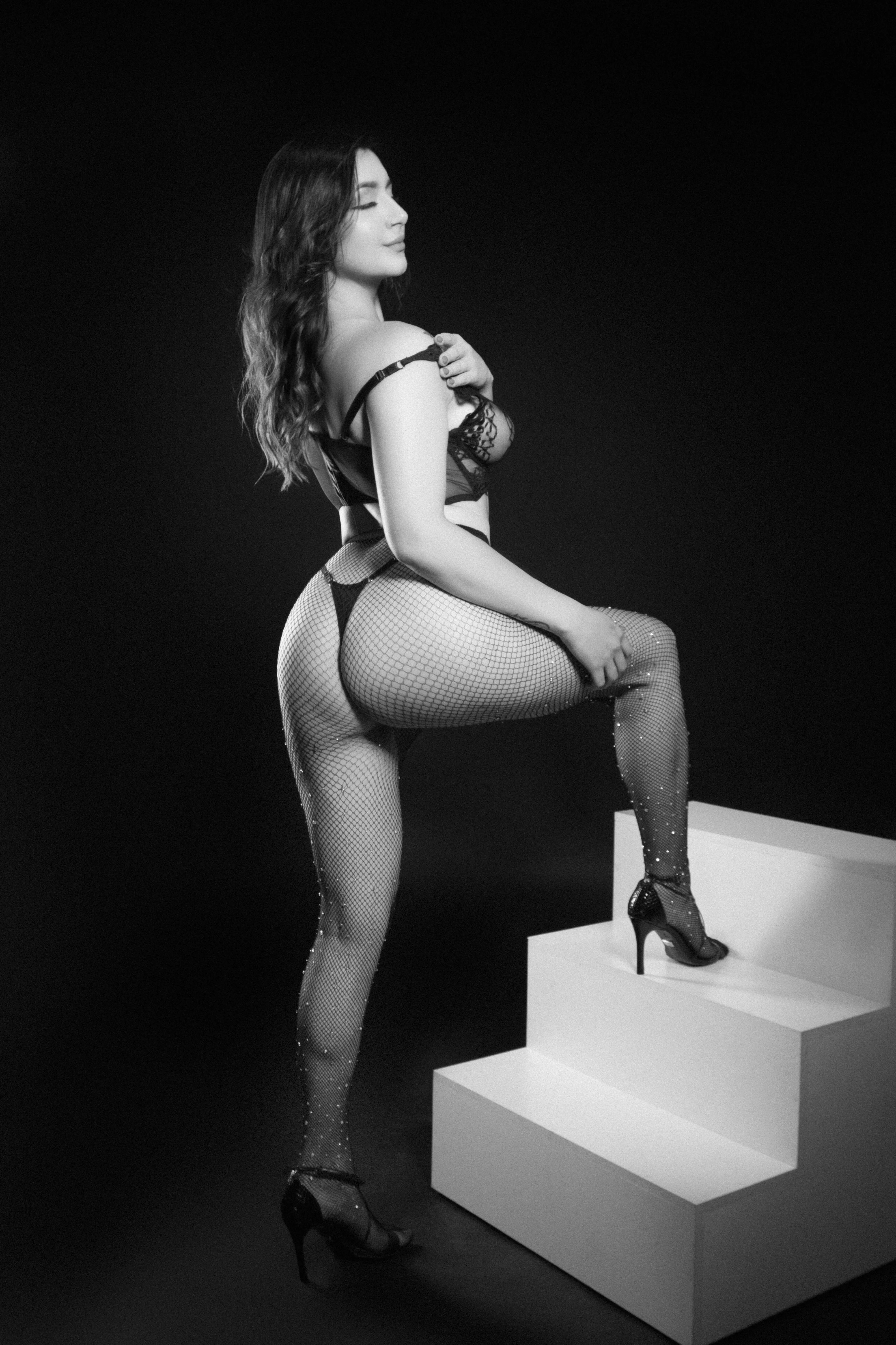 Live sex webcam photo for AnnieLeonii #7850717