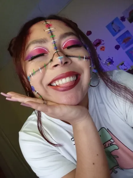 Live sex webcam photo for PeachLawrence #5689849