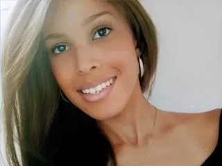 Live sex webcam photo for Aranzaebony18 #6586408