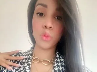 Live sex webcam photo for Aranzaebony18 #6389540
