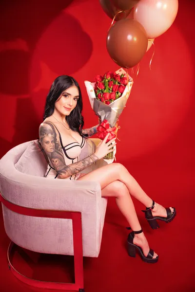 Live sex webcam photo for IvannaBellini #6033332