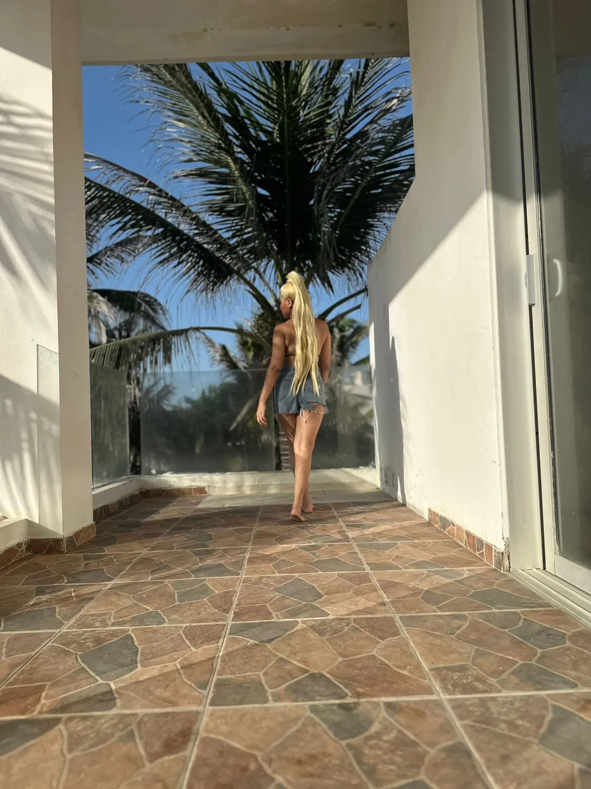 Live sex webcam photo for sofiacastillo99 #7359451