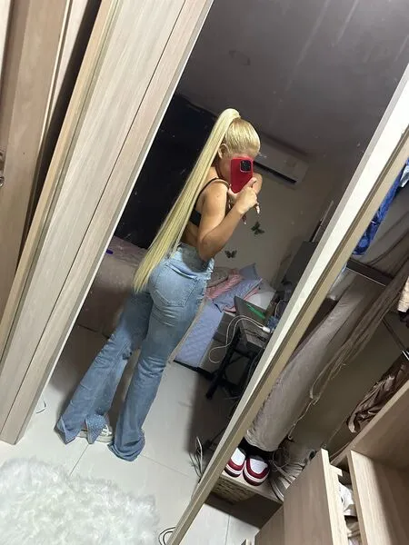 Live sex webcam photo for sofiacastillo99 #7359444