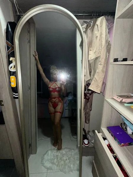 Live sex webcam photo for sofiacastillo99 #7359448