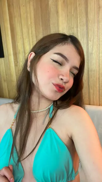 Live sex webcam photo for HeilynDreik #6860391