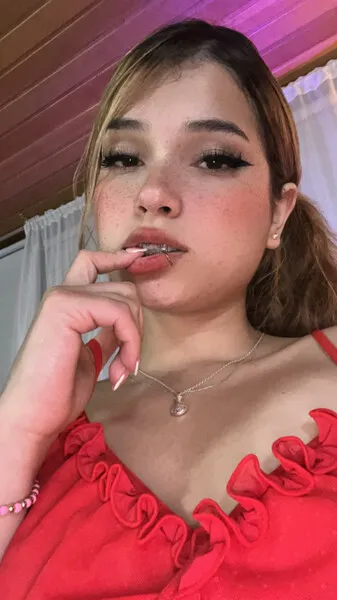 Live sex webcam photo for HeilynDreik #6898363