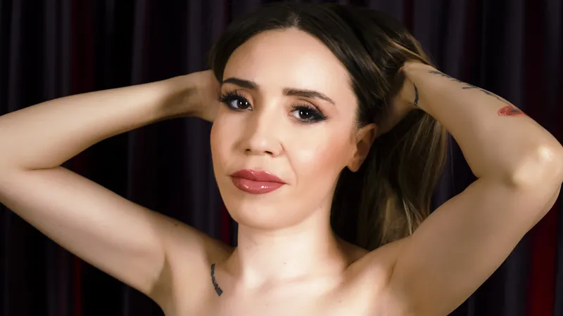 Live sex webcam photo for AlisiaWane #5720538