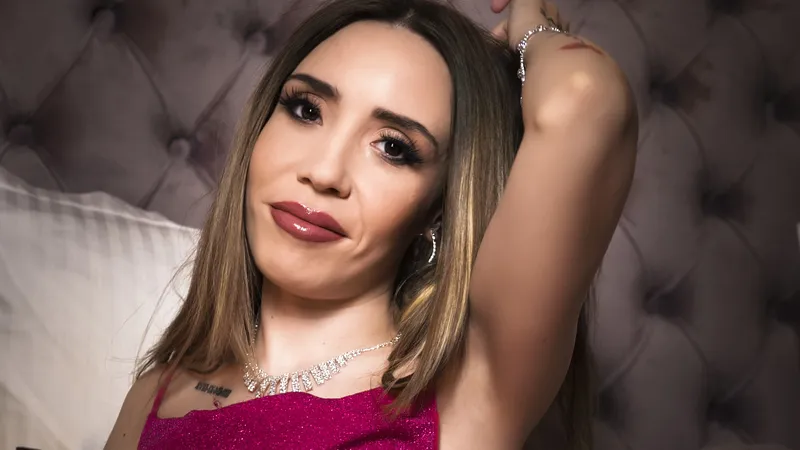 Live sex webcam photo for AlisiaWane #5720554