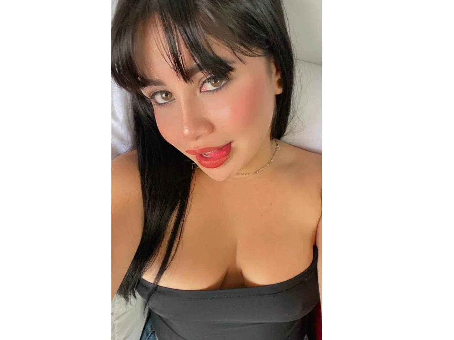 Live sex webcam photo for LiaRose18 #5651388