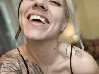 Live sex webcam photo for GoddessFoxxiSilk #6322518