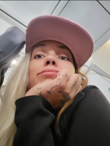 Live sex webcam photo for GoddessFoxxiSilk #6438818