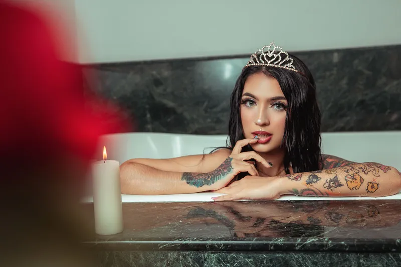 Live sex webcam photo for NikkiLaurentt #6112444