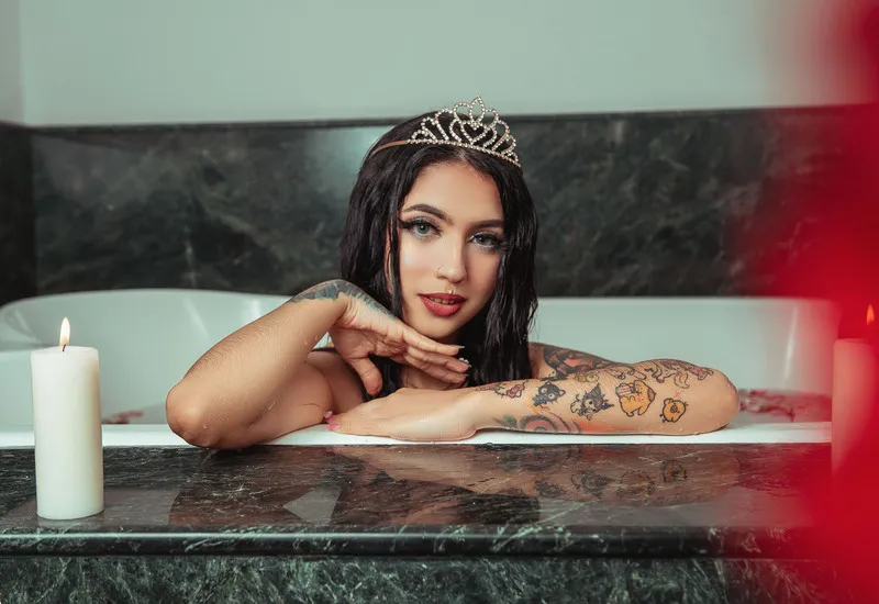 Live sex webcam photo for NikkiLaurentt #6112445