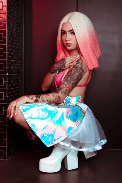 Live sex webcam photo for NikkiLaurentt #6112385