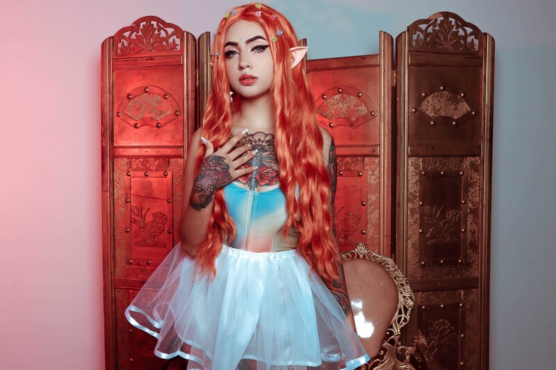 Live sex webcam photo for NikkiLaurentt #6112353