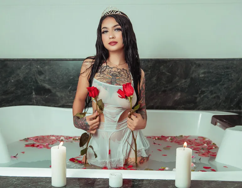 Live sex webcam photo for NikkiLaurentt #6112449