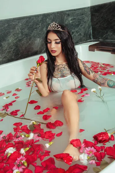 Live sex webcam photo for NikkiLaurentt #6112451