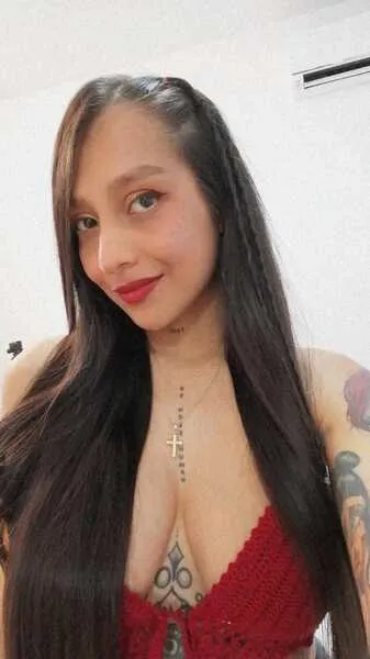 Live sex webcam photo for MiaaLaurent #5695772