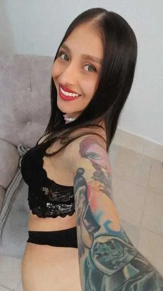 Live sex webcam photo for MiaaLaurent #5736792