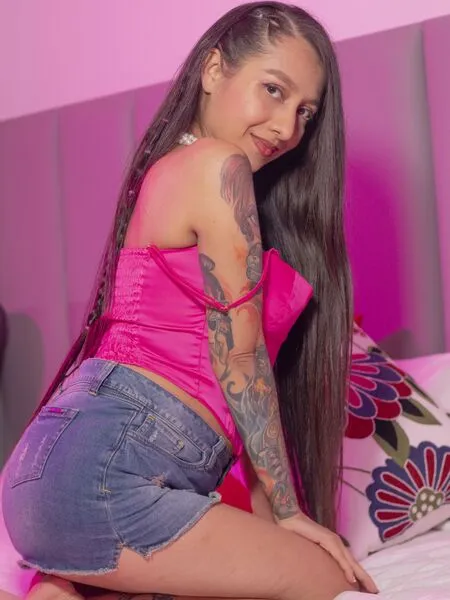 Live sex webcam photo for MiaaLaurent #5686317