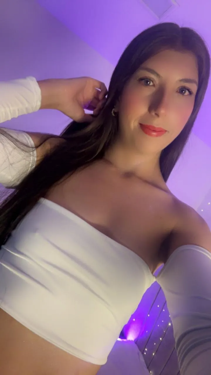 Live sex webcam photo for Megannklein #8015094