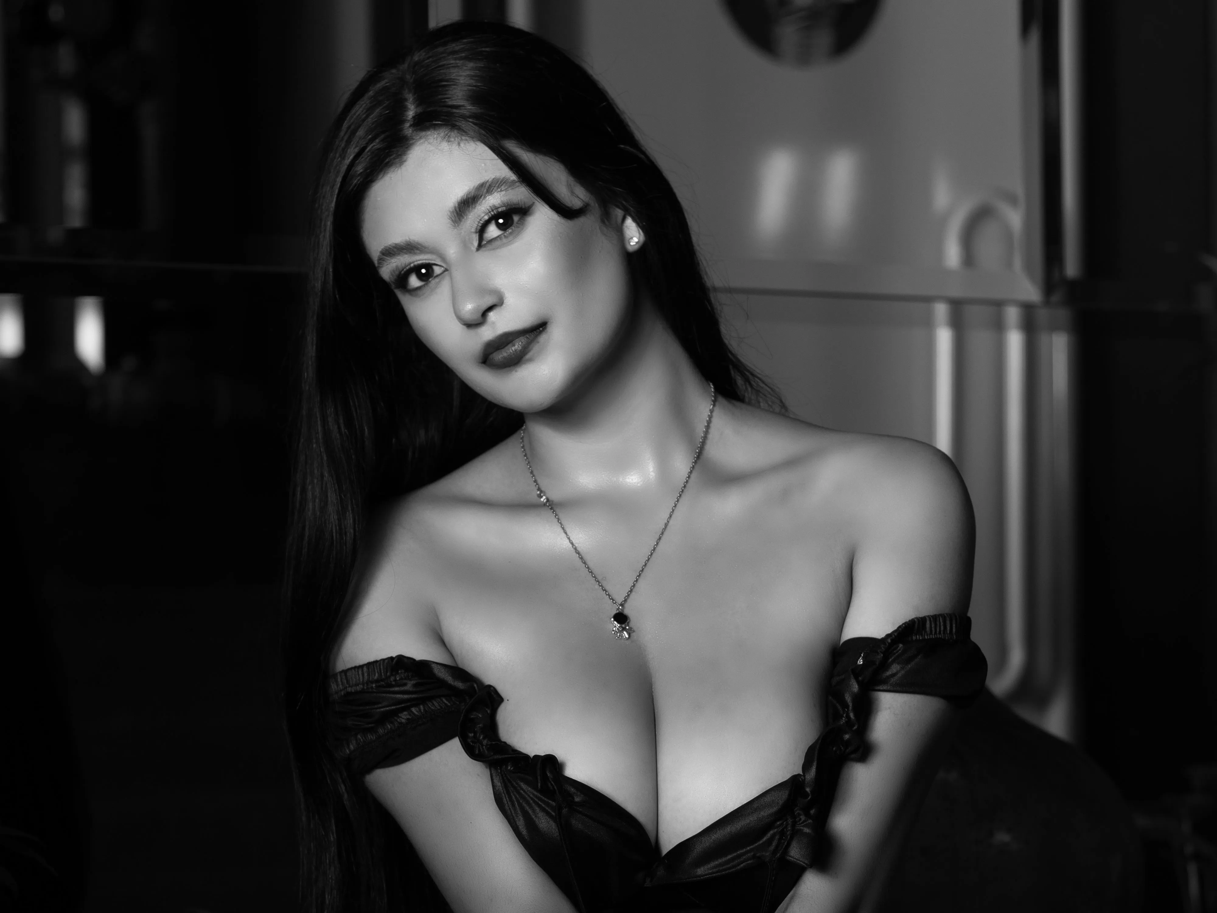 Live sex webcam photo for LizzieOnFire #5669242