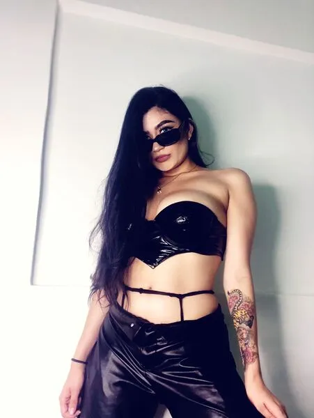 Live sex webcam photo for LizzieOnFire #5745805