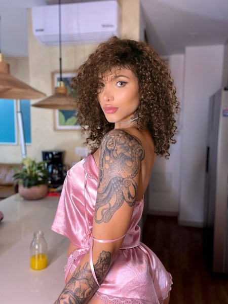 Live sex webcam photo for maaryuu #6126015